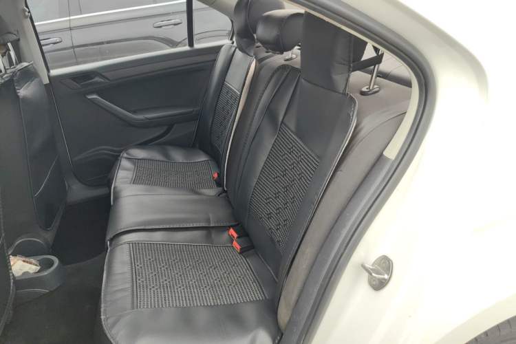 Used Volkswagen Jetta 2015 Value Edition 1.6L Automatic Fashion Version Left Rear Seat
