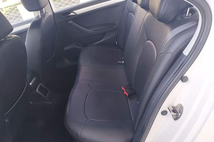 Used Volkswagen Jetta 2015 Zhuihui Edition 1.6L Manual Comfort Model Left Rear Seat