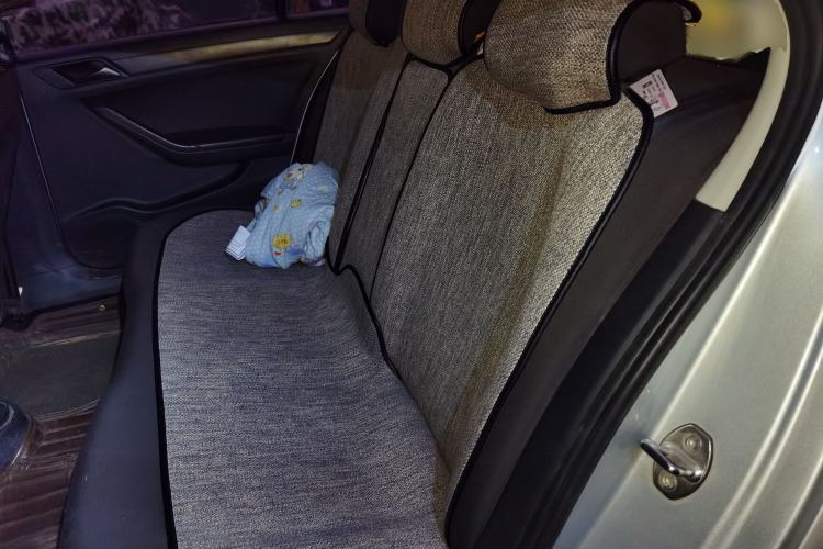 Used Volkswagen Jetta 2015 Zhuihui Edition 1.4L Manual Fashion Model Left Rear Seat