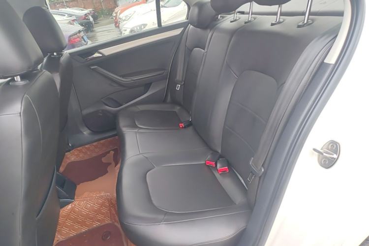 Used Volkswagen Jetta 2015 Value Edition 1.6L Automatic Comfort Version Left Rear Seat