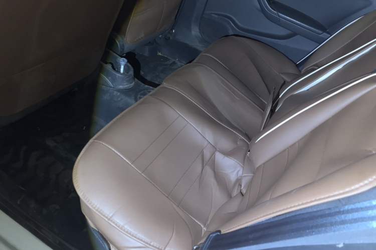 Used Volkswagen Jetta 2015 Zhuihui Edition 1.4L Manual Fashion Model Left Rear Seat