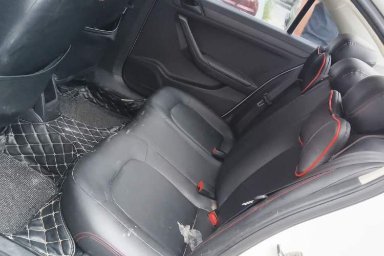 Used Volkswagen Jetta 2015 Value Edition 1.6L Automatic Fashion Version Left Rear Seat