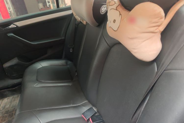 Used Volkswagen Jetta 2015 1.6L Manual Comfort Model Left Rear Seat