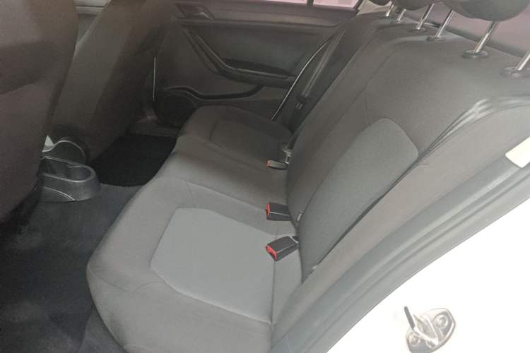 Used Volkswagen Jetta 2015 1.6L Manual Fashion Edition Left Rear Seat