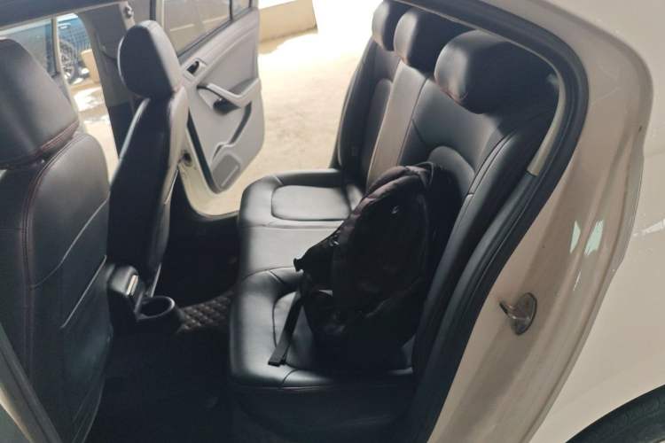 Used Volkswagen Jetta 2015 Zhuihui Edition 1.4L Manual Fashion Model Left Rear Seat