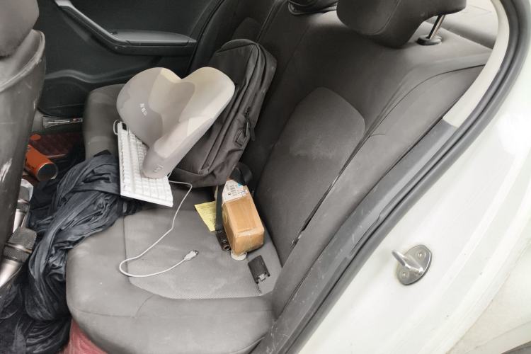 Used Volkswagen Jetta 2015 Zhuihui Edition 1.4L Manual Fashion Model Left Rear Seat