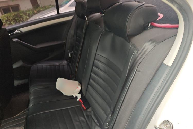 Used Volkswagen Jetta 2015 Zhihui Edition 1.4L Manual Comfort Model Left Rear Seat