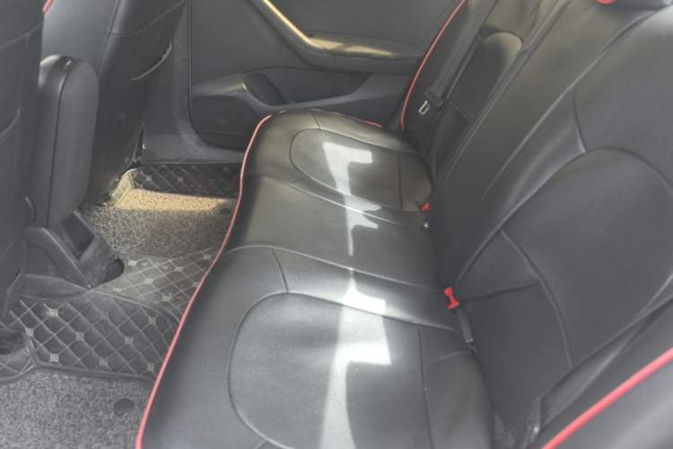 Used Volkswagen Jetta 2015 1.6L Manual Comfort Model Left Rear Seat
