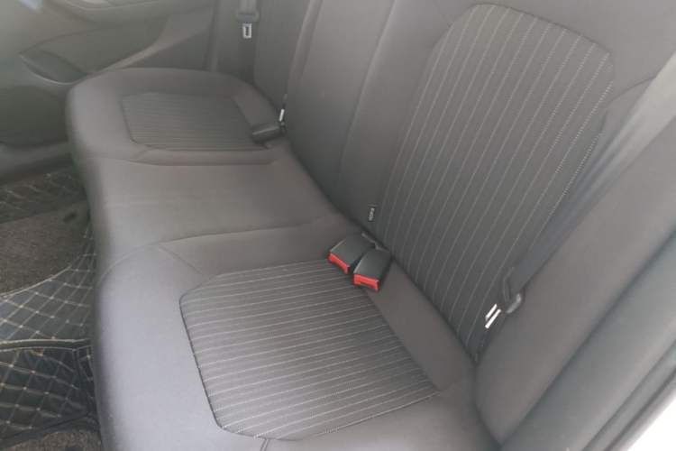 Used Volkswagen Jetta 2015 1.6L Manual Comfort Model Left Rear Seat