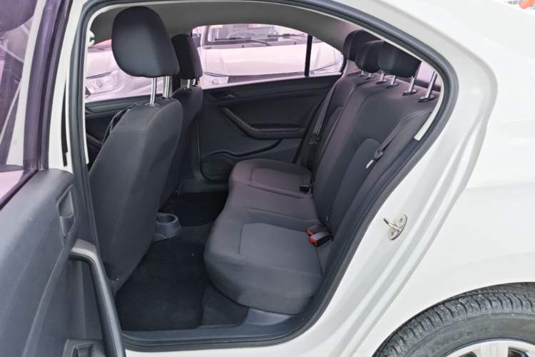 Used Volkswagen Jetta 2015 Value Edition 1.6L Manual Fashionable Style Left Rear Seat