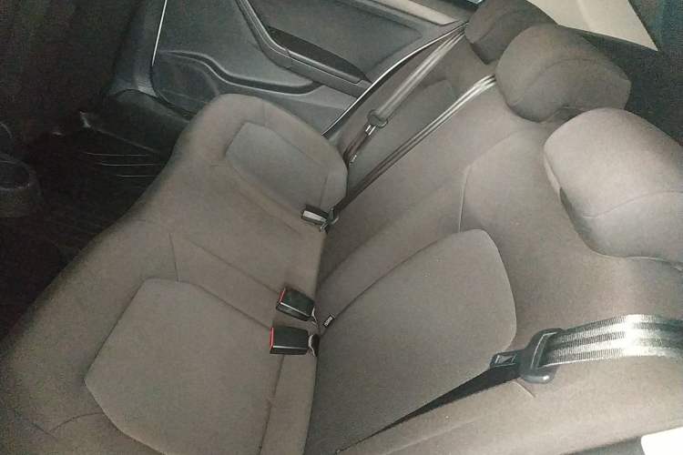 Used Volkswagen Jetta 2015 1.6L Automatic Fashion Model Left Rear Seat