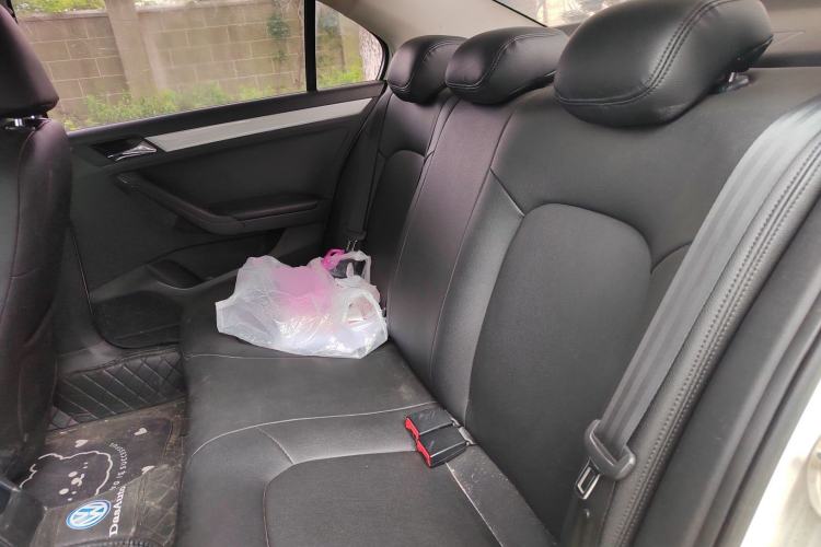 Used Volkswagen Jetta 2015 Zhihui Edition 1.4L Manual Comfort Model Left Rear Seat