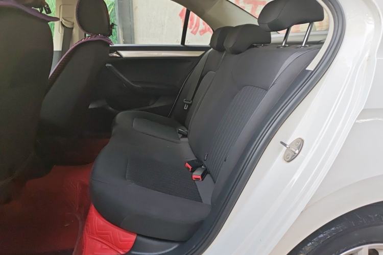 Used Volkswagen Jetta 2015 Value Edition 1.6L Automatic Comfort Version Left Rear Seat