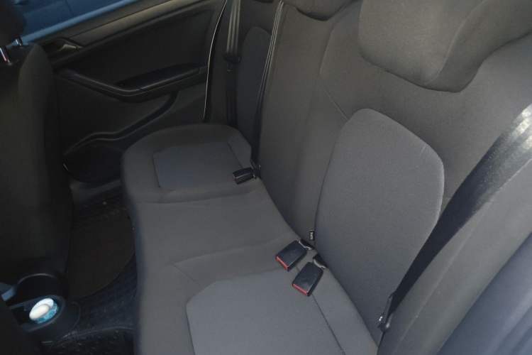 Used Volkswagen Jetta 2015 Value Edition 1.6L Automatic Fashion Version Left Rear Seat
