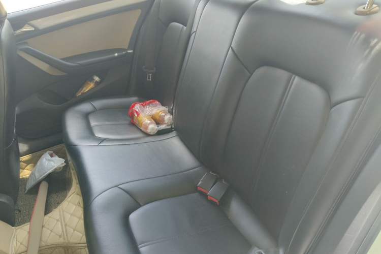 Used Volkswagen Jetta 2015 1.6L Manual Fashion Edition Left Rear Seat