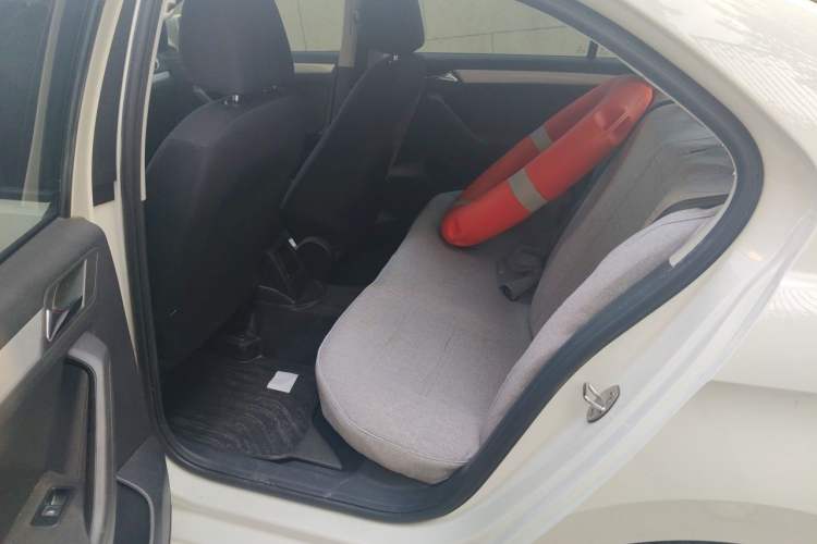 Used Volkswagen Jetta 2015 Zhuihui Edition 1.6L Manual Comfort Model Left Rear Seat