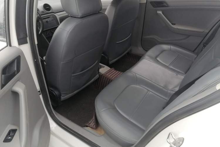 Used Volkswagen Jetta 2015 1.6L Manual Fashion Edition Left Rear Seat