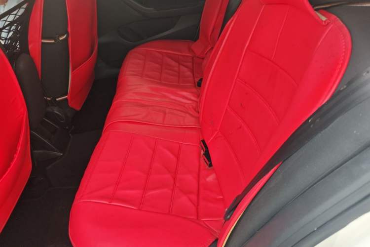 Used Volkswagen Jetta 2015 Value Edition 1.6L Automatic Comfort Version Left Rear Seat