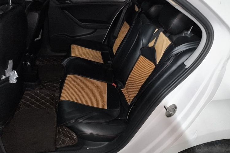 Used Volkswagen Jetta 2015 Zhuihui Edition 1.4L Manual Fashion Model Left Rear Seat