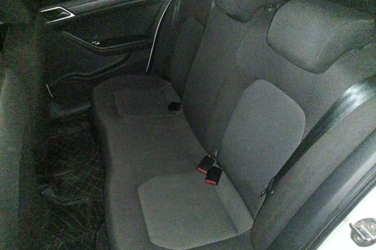 Used Volkswagen Jetta 2015 Value Edition 1.6L Automatic Fashion Version Left Rear Seat