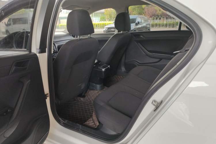 Used Volkswagen Jetta 2015 Value Edition 1.6L Manual Fashionable Style Left Rear Seat