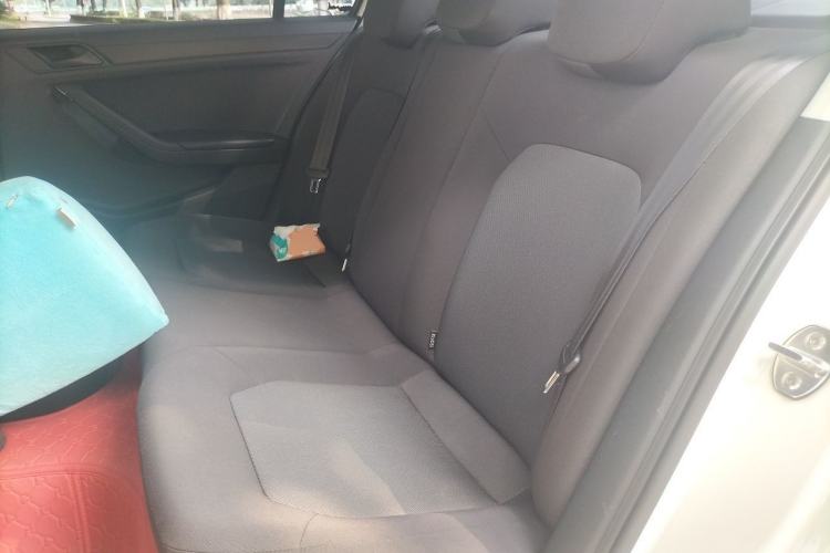 Used Volkswagen Jetta 2015 Value Edition 1.6L Automatic Fashion Version Left Rear Seat