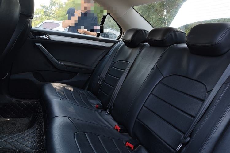 Used Volkswagen Jetta 2015 Zhuihui Edition 1.6L Manual Comfort Model Left Rear Seat