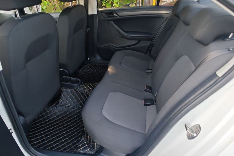 Used Volkswagen Jetta 2015 Value Edition 1.6L Automatic Fashion Version Left Rear Seat