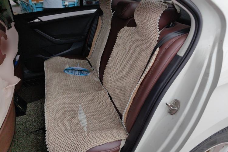 Used Volkswagen Jetta 2015 Value Edition 1.6L Automatic Comfort Version Left Rear Seat