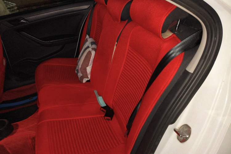Used Volkswagen Jetta 2015 Zhuihui Edition 1.4L Manual Fashion Model Left Rear Seat