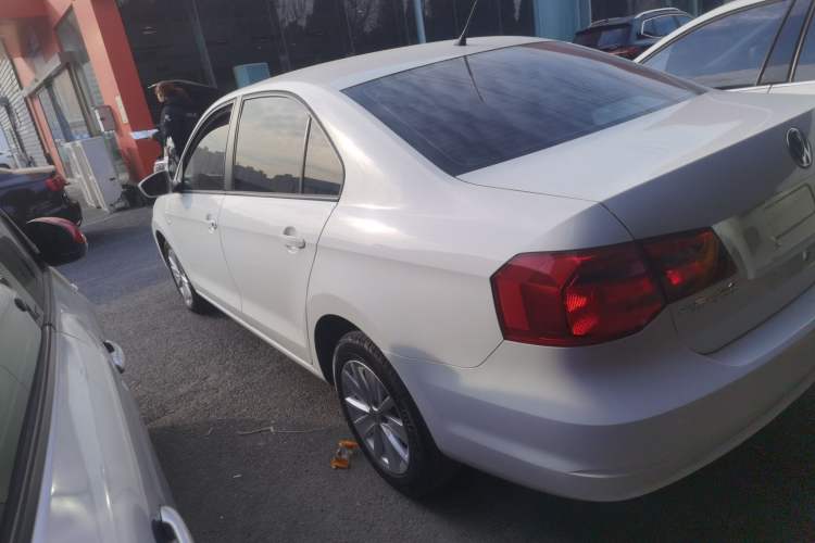Used Volkswagen Jetta 2015 Value Edition 1.6L Automatic Comfort Version Left Side