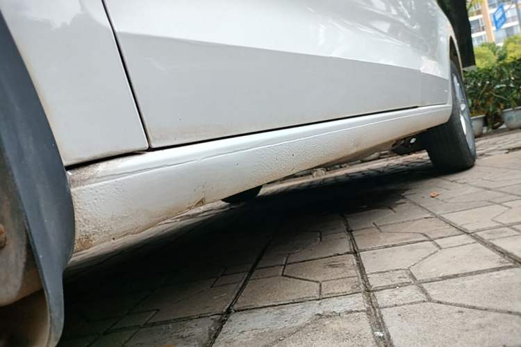 Used Volkswagen Jetta 2015 1.6L Manual Comfort Model Left Side Sill