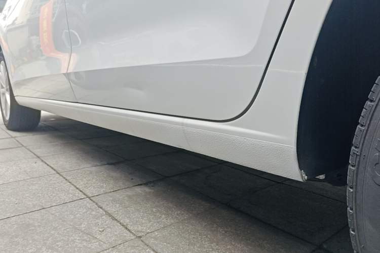 Used Volkswagen Jetta 2015 1.6L Manual Comfort Model Left Side Sill