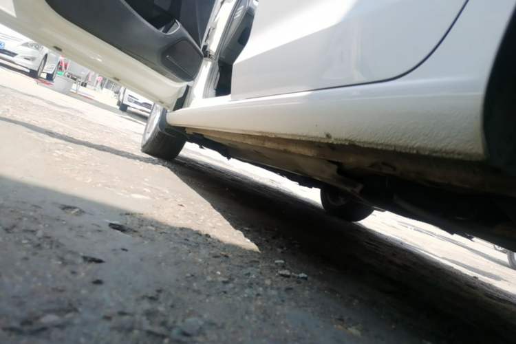 Used Volkswagen Jetta 2015 1.6L Manual Comfort Model Left Side Sill