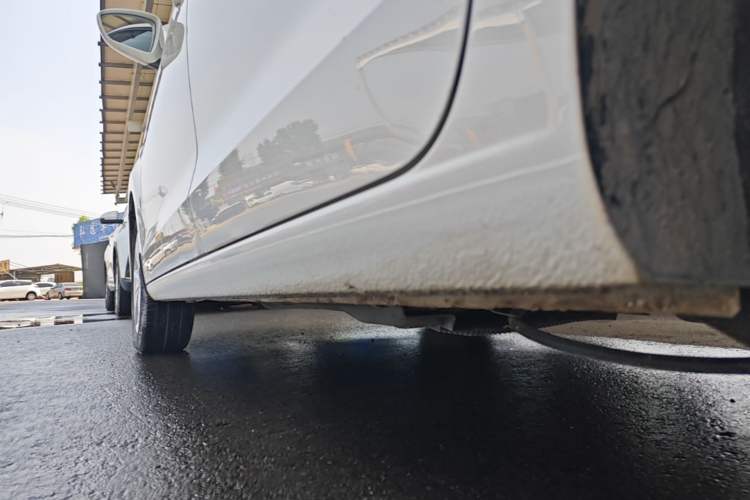 Used Volkswagen Jetta 2015 1.4L Manual Comfort Model Left Side Sill