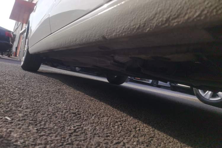Used Volkswagen Jetta 2015 Value Edition 1.6L Automatic Comfort Version Left Side Sill