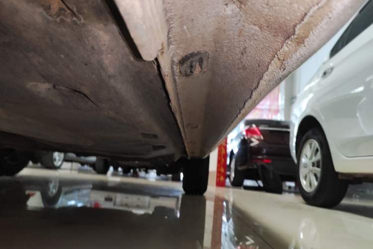 Used Volkswagen Jetta 2015 1.6L Manual Fashion Edition Left Side Sill