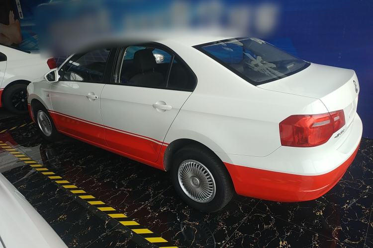 Used Volkswagen Jetta 2015 1.6L Automatic Fashion Model Left Side