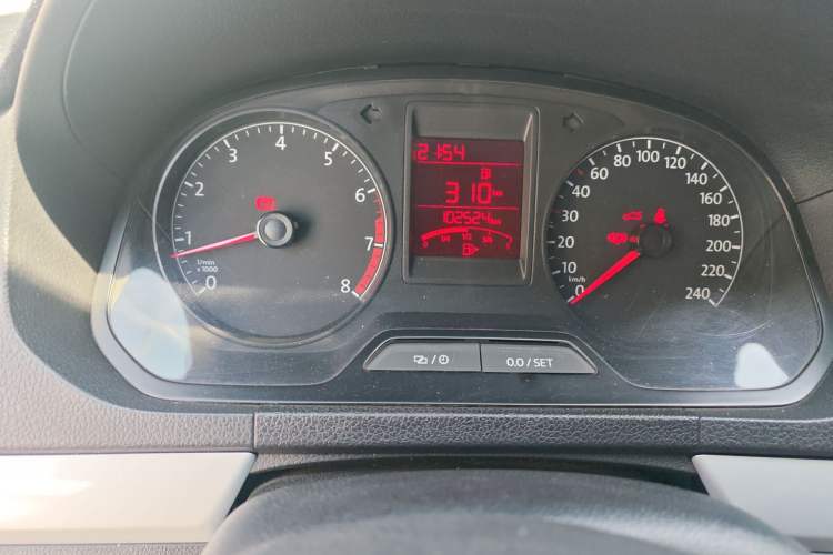 Used Volkswagen Jetta 2015 1.6L Manual Comfort Model Odometer Close Up