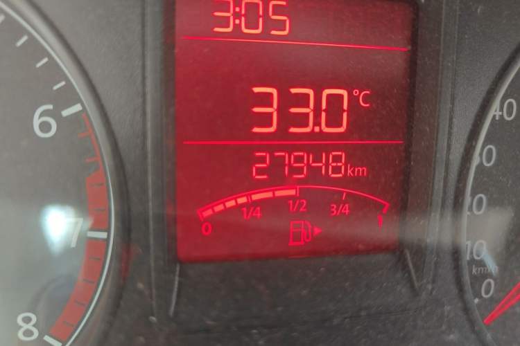 Used Volkswagen Jetta 2015 1.4L Manual Fashion Model Odometer Close Up