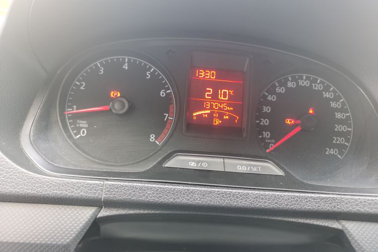 Used Volkswagen Jetta 2015 Value Edition 1.6L Manual Fashionable Style Odometer Close Up