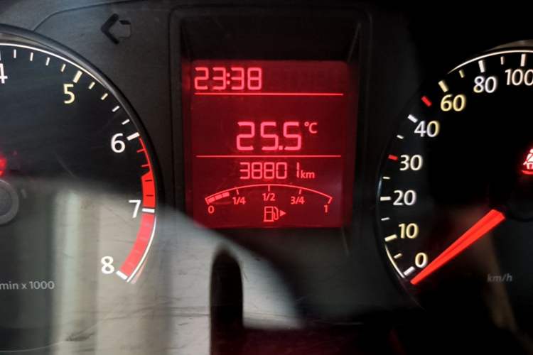 Used Volkswagen Jetta 2015 Value Edition 1.6L Manual Fashionable Style Odometer Close Up