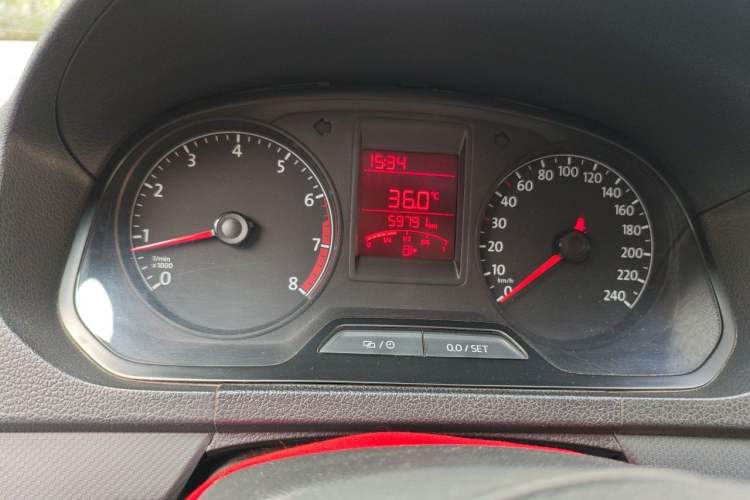 Used Volkswagen Jetta 2015 Value Edition 1.6L Manual Fashionable Style Odometer Close Up