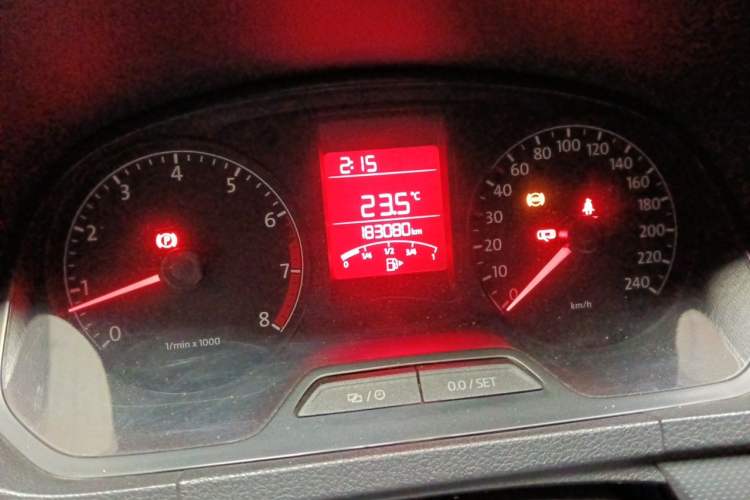 Used Volkswagen Jetta 2015 1.6L Manual Fashion Edition Odometer Close Up
