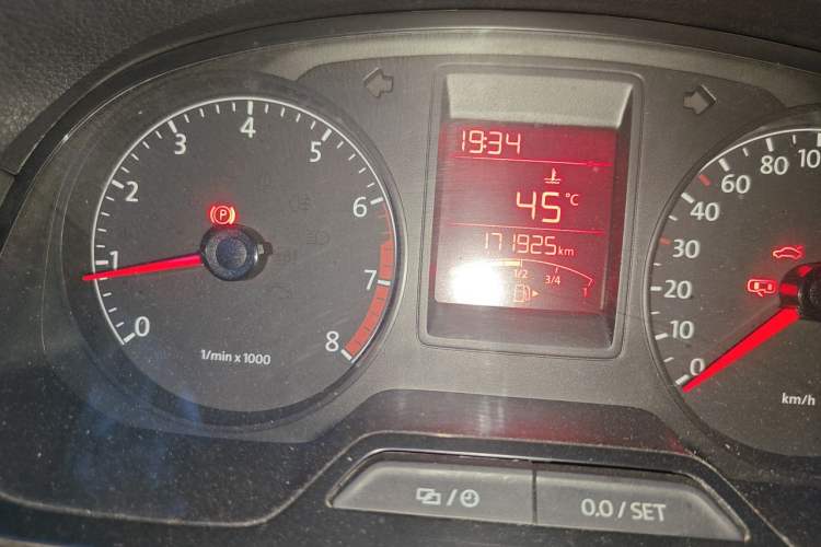 Used Volkswagen Jetta 2015 1.6L Manual Comfort Model Odometer Close Up