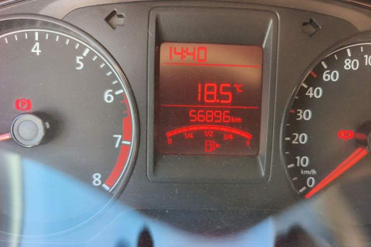 Used Volkswagen Jetta 2015 Value Edition 1.6L Manual Fashionable Style Odometer Close Up
