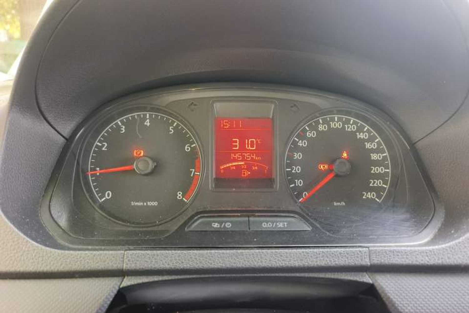 Used Volkswagen Jetta 2015 1.6L Manual Fashion Edition Odometer Close Up