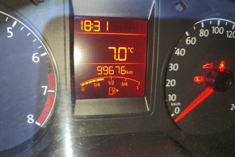 Used Volkswagen Jetta 2015 Zhuihui Edition 1.4L Manual Fashion Model Odometer Close Up