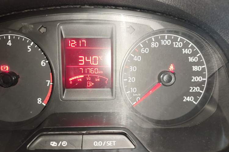 Used Volkswagen Jetta 2015 Value Edition 1.6L Manual Fashionable Style Odometer Close Up