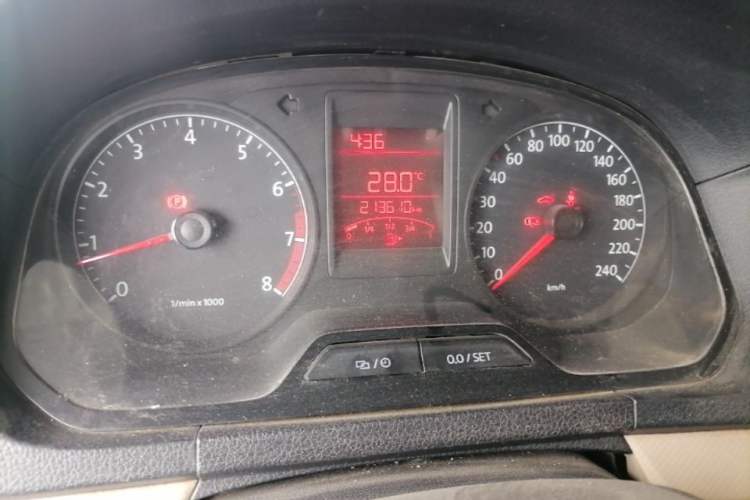 Used Volkswagen Jetta 2015 Value Edition 1.6L Manual Fashionable Style Odometer Close Up